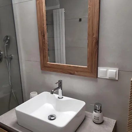 Wilda Corner Street View Apartment *